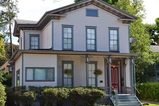 463 W Church St, Unit 2 in Elmira, NY - Building Photo