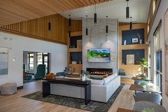 The Arboretum in Farmingville, NY - Foto de edificio - Interior Photo