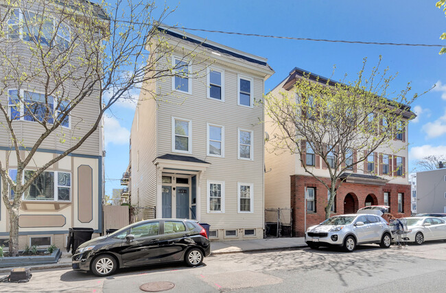 16 O St, Unit 2 in Boston, MA - Building Photo - Building Photo