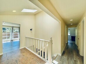 3233 Conkling Pl W in Seattle, WA - Building Photo - Building Photo