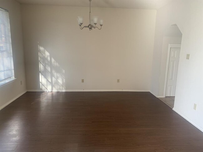 8011 Doe Meadow Dr in Austin, TX - Building Photo - Building Photo
