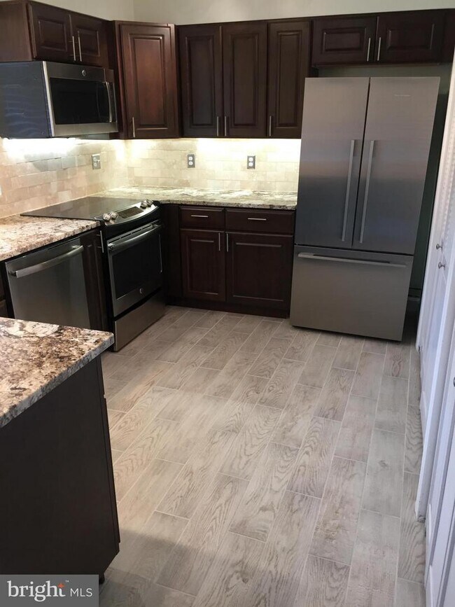 15 President Point Dr-Unit -A2 in Annapolis, MD - Building Photo - Building Photo