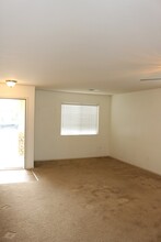 208 Agile Way in Bakersfield, CA - Building Photo - Building Photo