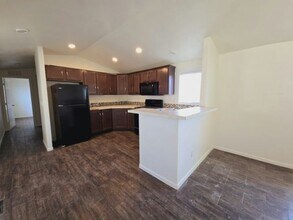 3825 N Nellis Blvd in Las Vegas, NV - Building Photo - Building Photo