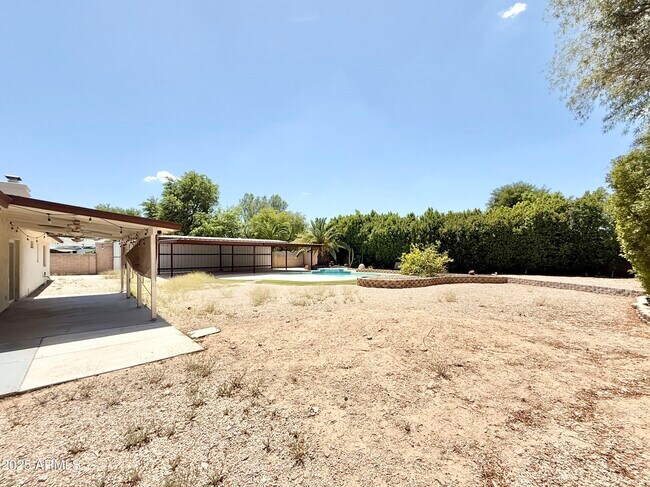 12006 N 64th St in Scottsdale, AZ - Building Photo - Building Photo
