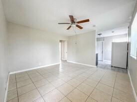 1010 9th St in West Palm Beach, FL - Building Photo