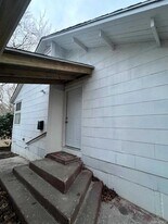 5 Birch Ct in Riverhead, NY - Building Photo