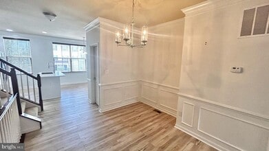 3030 Chinkapin Oak Ln in Woodbridge, VA - Foto de edificio - Building Photo