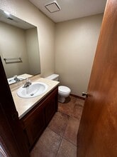 2210 E Macs Ct in Springfield, MO - Building Photo - Building Photo