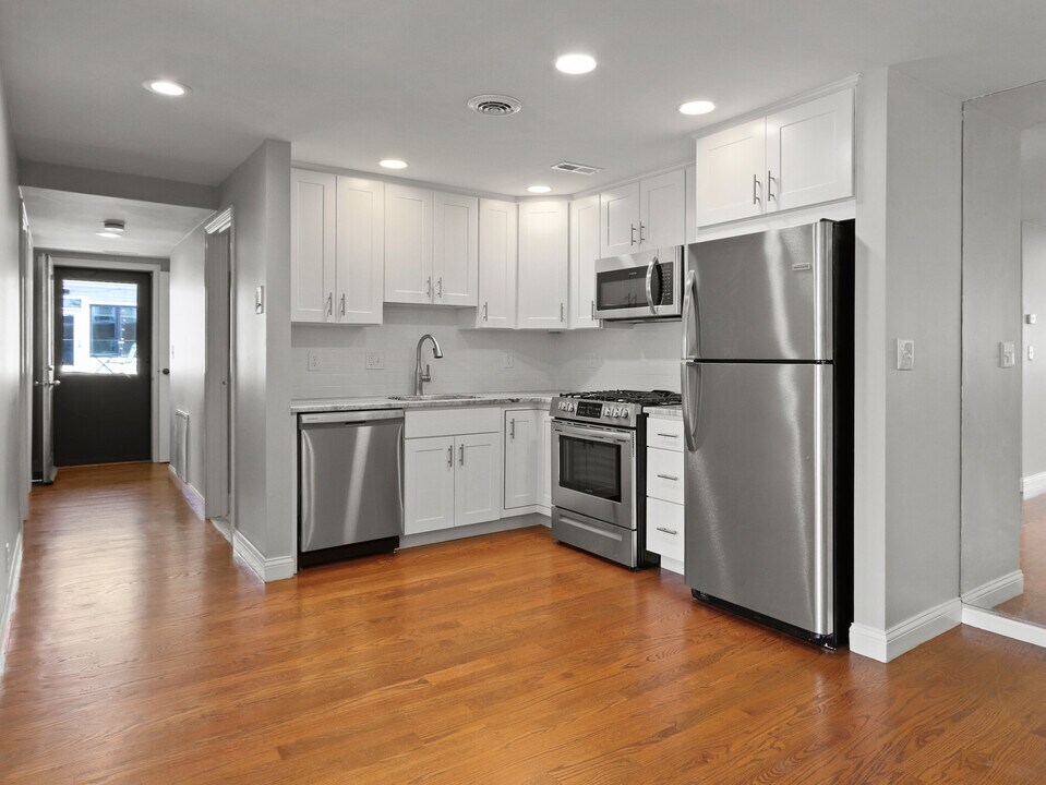 925 E 2nd St in Boston, MA - Building Photo