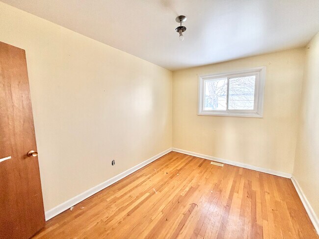 839 Maplewood Ave in Ottawa, ON - Building Photo - Building Photo