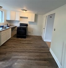 63 Fisher St in Springfield, MA - Building Photo - Building Photo