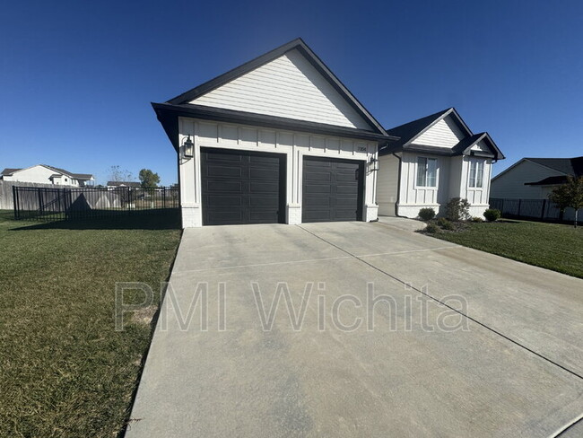 7304 Gabriel St in Bel Aire, KS - Building Photo - Building Photo