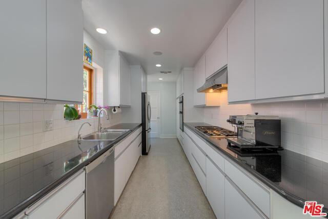 4111 Allott Ave in Los Angeles, CA - Building Photo