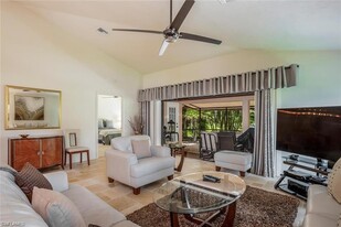 13001 Imperial Park Pl in Naples, FL - Building Photo