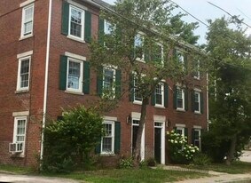 413 2nd St in Rollinsford, NH - Building Photo