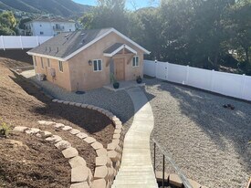 926 Tupelo Wood Ct, Unit B in Thousand Oaks, CA - Building Photo