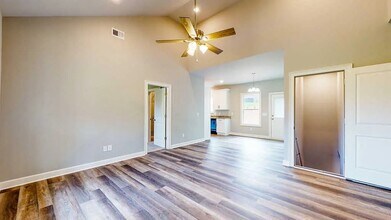 1512 Williamson Rd, Unit Upstairs Unit in Goodlettsville, TN - Foto de edificio - Building Photo