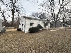 223 Wiegel Dr in Ferguson, MO - Building Photo - Building Photo