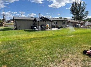 7690 Pettigrew Rd NE in Moses Lake, WA - Building Photo - Building Photo