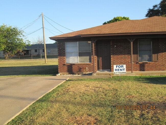 property at 2025 Brandi Ln