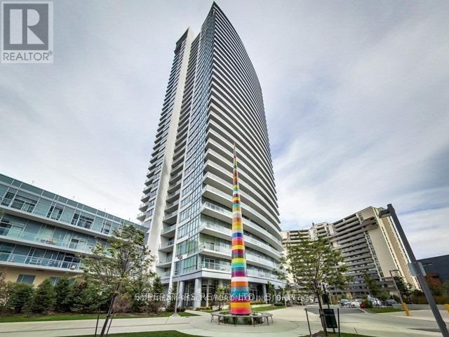 70 Forest Manor Rd in Toronto, ON - Building Photo