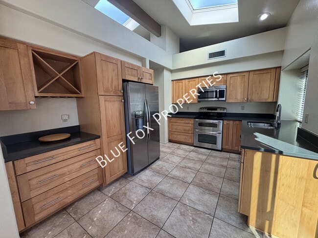 4655 E Hupa Way in Tucson, AZ - Building Photo - Building Photo