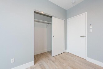 104-22 Astoria Blvd in Queens, NY - Building Photo - Building Photo