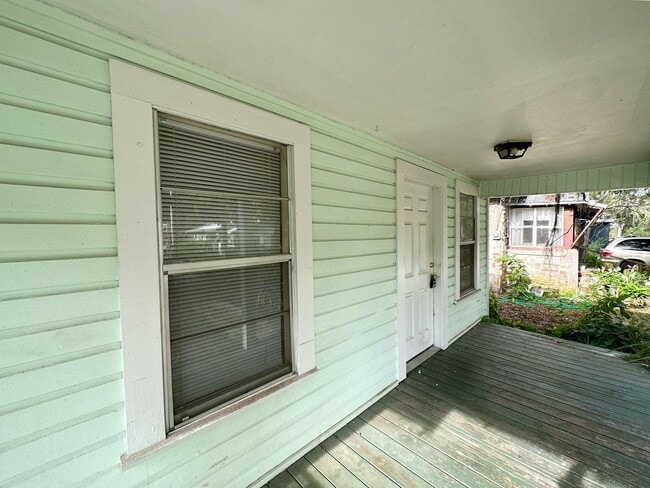 916 NW 6th Ave in Gainesville, FL - Building Photo - Building Photo