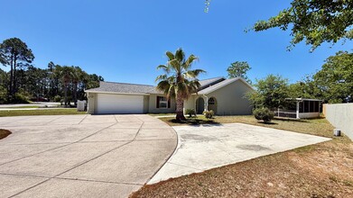 204 S Glades Trail in Panama City Beach, FL - Building Photo - Building Photo