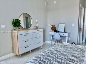 92 SW 3rd St, Unit 4707 in Miami, FL - Foto de edificio - Building Photo