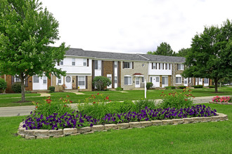 Kings Arms in Sterling Heights, MI - Foto de edificio - Building Photo