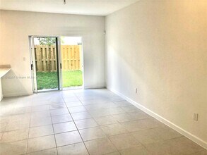 1635 SE 27th Rd in Homestead, FL - Foto de edificio - Building Photo