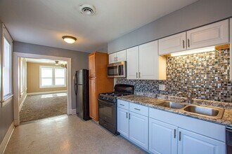 114 1/2-26-22 S 6th St in Council Bluffs, IA - Building Photo - Building Photo