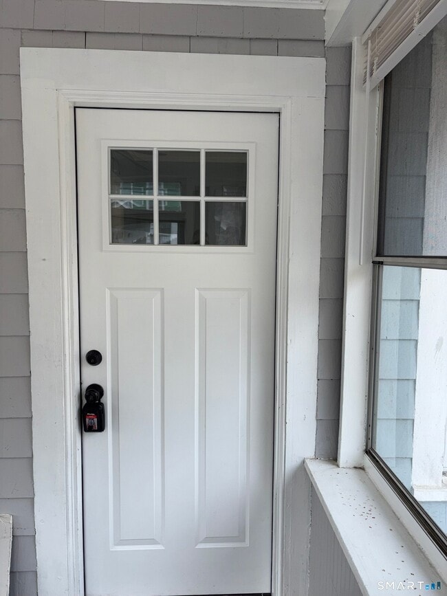 1045 Cooke St in Waterbury, CT - Building Photo - Building Photo