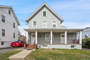 321 Olivia St in Port Chester, NY - Building Photo