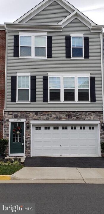 13805 Litespeed Way in Gainesville, VA - Building Photo