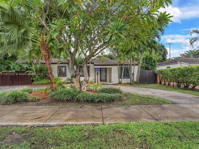 5912 SW 42nd Ter in Miami, FL - Building Photo