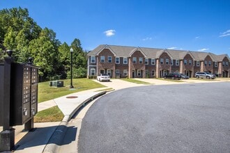 Legends Townhomes in Opelika, AL - Foto de edificio - Building Photo