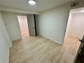 2371 Cresta Dr, Unit 2371 Lower in Decatur, GA - Foto de edificio - Building Photo