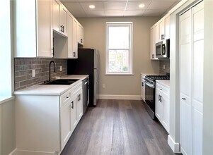 422 Walnut St, Unit 1 in Sewickley, PA - Foto de edificio - Building Photo