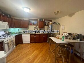 1422 Commonwealth Ave, Unit 7 in Boston, MA - Building Photo - Building Photo