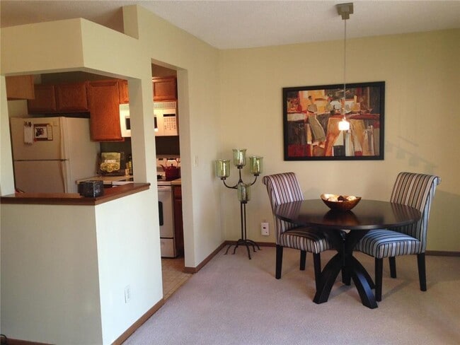 10906 Quebec Ave S in Minneapolis, MN - Building Photo - Building Photo
