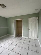 1121 N 74th Way in Hollywood, FL - Building Photo - Building Photo