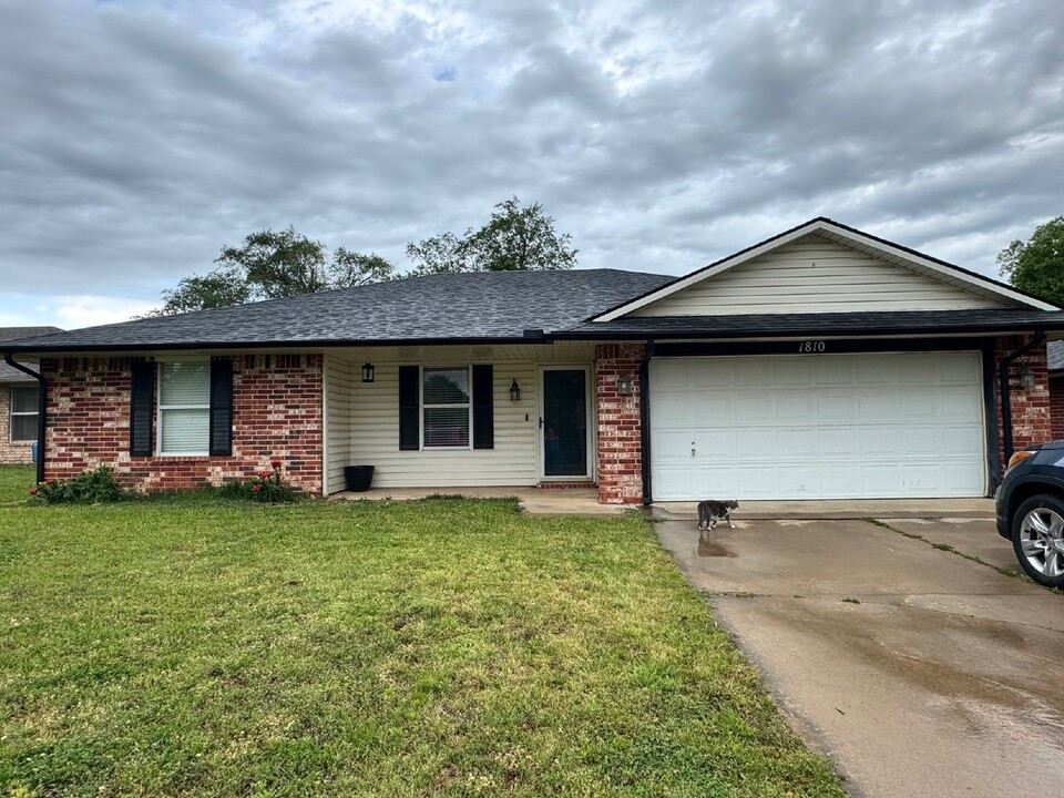 1810 W Franklin St in Shawnee, OK - Building Photo