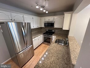 11704 Scooter Ln in Fairfax, VA - Building Photo - Building Photo