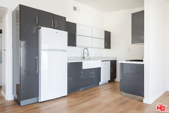 20644 Pacific Coast Hwy in Malibu, CA - Building Photo - Building Photo