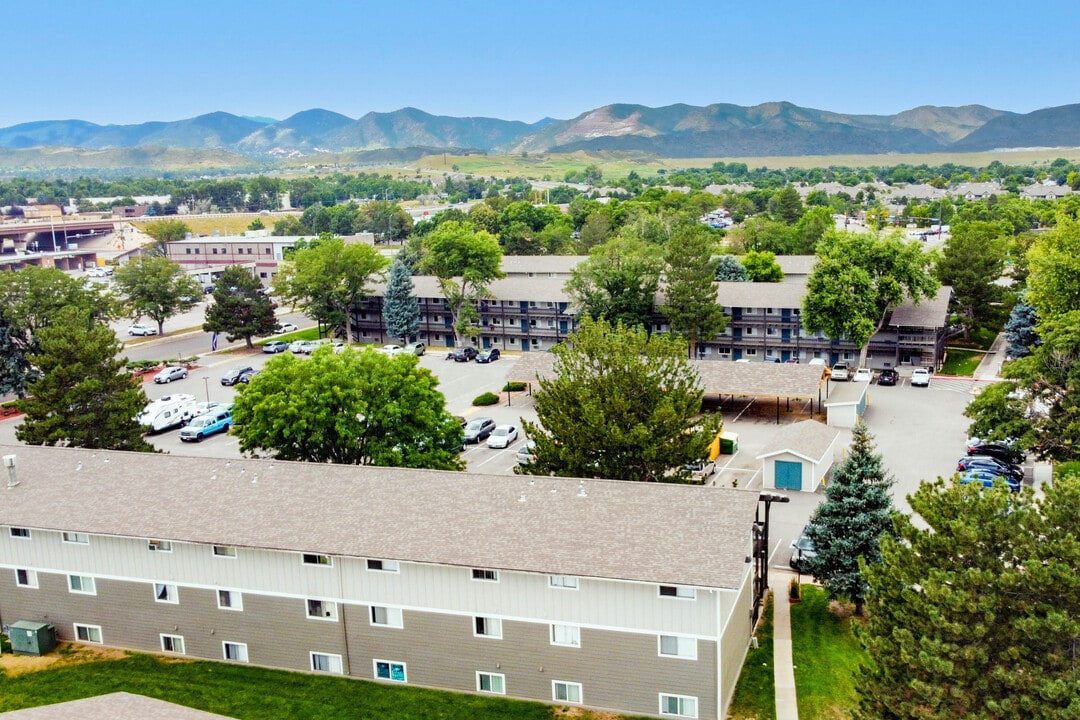 Bear Valley Village Apartments in Lakewood, CO - Building Photo