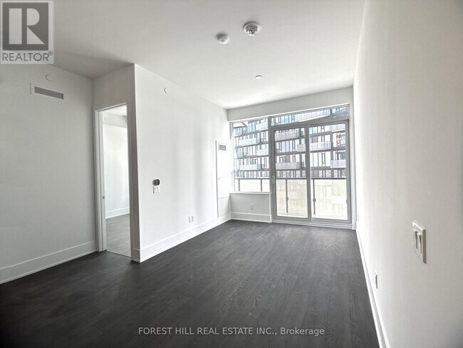 470-2470 Front St W in Toronto, ON - Building Photo - Building Photo