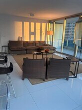 200 Biscayne Blvd Way in Miami, FL - Foto de edificio - Building Photo